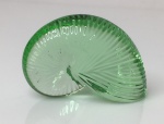 Pequena concha em cristal NAUTILUS verde BACCARAT, marca gravada na base - 6 cm x 4 cm
