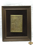 Quadro com placa em bronze com relevo do Principado Asturias com moldura em madeira e paspatur em camurça. Medindo a moldura 41,5cm x 35,5cm e a placa 21cm x 15cm.