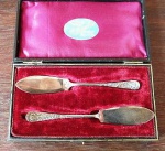 Antigo Conjunto de faca manteiga no estojo - Banho de prata  - (metal espessurado a prata) EPNS 