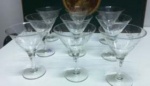 Jogo de antigas 9 taças de champanhe em  cristal lapidados com ramos . Mede: 14 cm - Uma contem um pequeno bicado.
