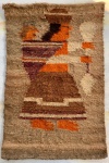 Belíssima tapeçaria decorativa, peruana, Med. 90x55cm. Suporte para pendurar, na parte de trás. Marcas do tempo.