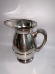 Prata 90 - Belíssima jarra de prata 90. Med. 20cm de altura.