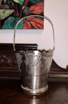 Belo balde para gelo, de prata 90, cerca de 1950.  Discretas mossas.