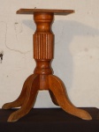 Base de mesa  em madeira.