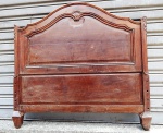 Cabeceira  de cama  de solteiro confeccionada em madeira   . Med. : 93 x 1,00.