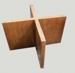 Base para mesa de centro contemporânea  em madeira. med:50 cm alt x 80 de diâmetro.