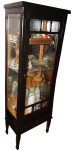 Cristaleira em madeira modelo vitrine com fundo espelhado e prateleiras de vidro e detalhe  encimado por mármore.  MED : 1,50 alt x 53 cm larg x 31 cm prof.