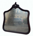 Espelho com moldura  de época. (desgastes) med.: 75 x66 cm