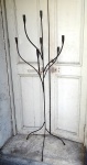 Candelabro de de ferro. med:1,54 cm alt .