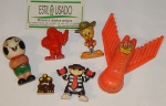 Lote com  diversos  bonecos de propaganda.