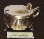 Açucareiro em metal.