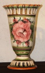 Vaso em louça decorada.