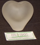 Vasinho floreiro  em pesado vidro fosco (desgastes) med.  10x10 cm