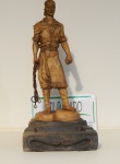 Escultura em resina. (desgastes)  med.  17 x9 x10 cm