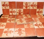 Lote com pisos hidráulicos.(desgastes)