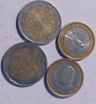 Europa - 04 moedas 2 de dois Euros e 2 de Um Euro  - (MV33)
