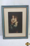 Gravura de Nossa Senhora emoldura em madeira azul com patina ouro. Medindo a moldura 58cm x 46cm e a gravura 50cm x 37cm.