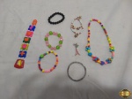 Lote de bijuterias. Sendo 1 cordão e pulseiras
