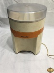 Antigo espremedor de laranja da Walita, 110v60Hz - 80w. Funcionando perfeitamente.