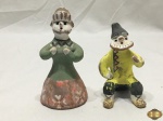 Artesanato russo de 2 homens em terracota. Medindo o homem de pé 11cm de altura.