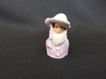 Boneca De Coleçao Porcelana Doll Avon 1983. Medida: 6cm de altura.