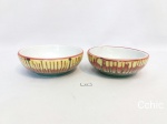 Par de cumbucas pintadas em porcelana Inter-American. Medida: 12cm de diametro x 4cm de altura.