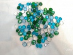 Lote com mais de 60 pastilhas coloridas