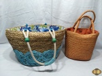Lote de 2 bolsas femininas para praia em palhinha. Medindo a maior 50cm de altura x 28cm de largura.