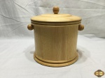 Balde de gelo geleira em madeira da Tabletop. Medindo 28,5cm de altura x 22cm de diâmetro.