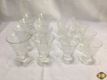 Jogo de 16 taças em cristal com lapidação Saint Louis. Medindo 8 de vinho tinto 12,5cm de altura e 8 de vinho branco 10cm de altura.