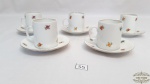 Jogo de 5 xicarsas  de cafe  em porcelana renner decoradas com flores.Medidas: 10 cm diâmetro pires , 5 cm altura e 5 cm diametral xícara.Marcado na base: Porcelana Renner.