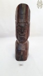 Escultura figura de homen  Entalhada em Madeira Nobre.Medidas: 29 cm de altura.