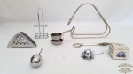 Lote 6 Peças Variadas em Metal Prateado,  e prata 90 .Medidas: menor 4 cm , maior 20 cm. faltando o coador em forma de ovo