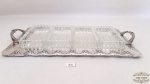 Petisqueira com 4 divisórias em Cristal com Bandeja com bordas Avarandadas B.Medidas: 37 cm comprimento 22cm largura  bandeja . Medida, petisqueiras 15cm x7cm largura ,