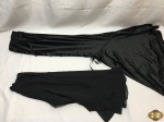 Lote de roupas feminina. Composto por 1 saia de veludo e 1 blusa   , peças em ótimo estado de conservação. Blusa TAM: P , Saia TAM: M.
