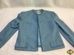 Blazer Azul feminino. Peça linda e em ótimo estado de conservação. Importado e 100% ALGODÃO. TAM : 42.
