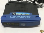 Roteador Linksys modelo WRT54G, funcionando perfeitamente.