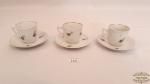 3 Xicaras de Café em Porcelana Barão do Rio Branco Floral.Medidas: pires 10 cm diâmetro , xícara 5 cm de altura e diâmetro. Marcado base. Barão do rio branco