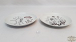 2 Pratos Decorativos  em Porcelana Naaman Origem Israel.Medidas: 19cm diâmetro. Marcado base: Naaman