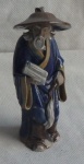 Esculturas em Faiança oriental, representando Sábio escriba no tom predominante Azul Cobalto. Altura: 16 cm