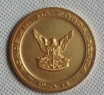 NUMISMÁTICA - Medalha em bronze dourado  Uniface  - ANVERSO - Brasão com águia em alto relevo com a inscrição na Borda " Academia da Força Aérea - FAB" - Diam. 50mm