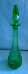 Licoreiro vintage em vidro artístico prensado na cor verde. Alt. 42cm