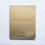 SOTHEBY'S  London 4 July 2018 "TREASURES".  Belo exemplar com 295 páginas ricamente ilustradas com  esculturas, porta retratos, camaféus, relógios, porcelanas e objetos de arte da família Bonaparte. Excelente estado. Dimensões: 29,5 cm x 23 cm.
