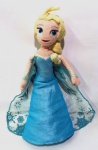 FROZEN - DISNEY - Figura em pelúcia da personagem Elza da série Frozen, peça da Disney Store. Medindo 36cm de altura.