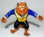 BELA E A FERA - DISNEY - Antiga figura flexível em vinil do personagem Fera da série A Bela e a Fera, peça original Disney. Medindo 14cm de altura. Obs: desgastes na pintura.