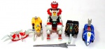 POWER RANGERS - BANDAI - Grande e raro Megazord formado pelos seus respectivos 5 zords da série Power Rangers Mighty Morphin, acompanha da espada. Peça original da Bandai. Medindo montado 28cm de altura. Obs: não possui a ponta da cauda do Rex.