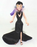 VILAS DISNEY - PORCELANA - Belíssima figura em porcelana da personagem Ysma da série A Nova Onda do Imperador, peça original Disney. Medindo 18cm de altura.