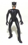 BATMAN - KENNER - Figura articulada em vinil da personagem Mulher Gato da série Batman, peça original Kenner. Medindo 11cm de altura.