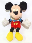 DISNEY - Figura em pelúcia do personagem Mickey, peça original Disney. Medindo 32cm de altura.