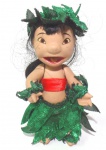 PRINCESAS DISNEY - PORCELANA - Belíssima figura em porcelana da personagem Lilo da série Lilo e Stich, peça original Disney. Medindo 14cm de altura.